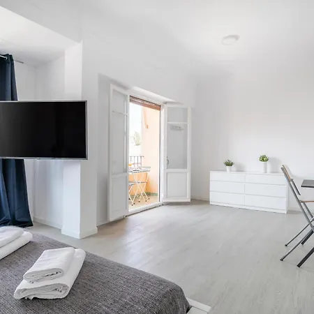 Charming Room With Private Bathroom Homestay Alicante