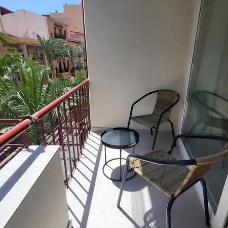 Charming Room With Private Bathroom Homestay
