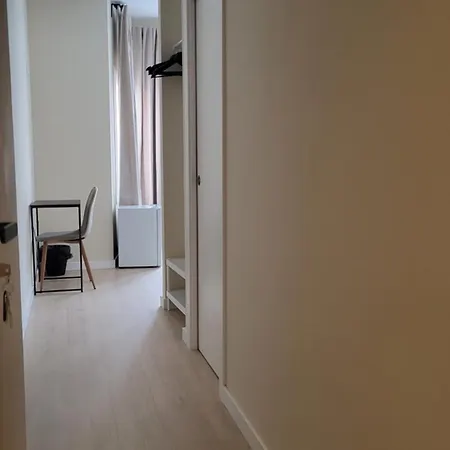 Homestay Charming Room With Private Bathroom